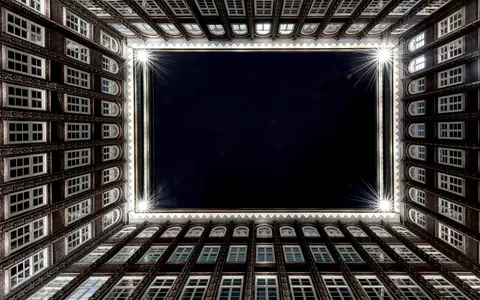 خلفية ناطحة سحاب بدقة 4K · city · 3840×2400