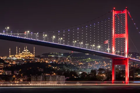 Stadtbrücke 4K Hintergrundbild · city · 3840×2560