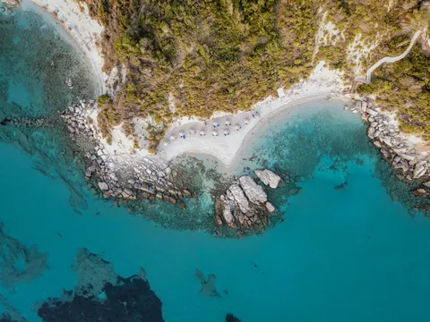 Sfondo Isola dal Drone 4K · ocean · 3840×2880