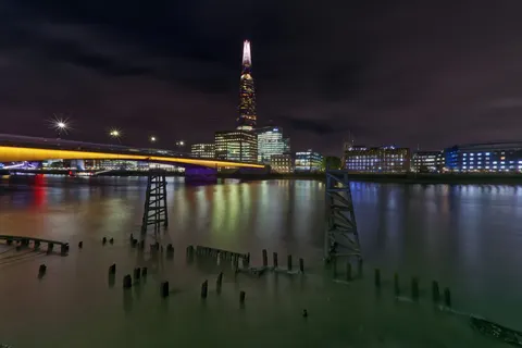 Stadtbrücke 4K Hintergrundbild · city · 3840×2561