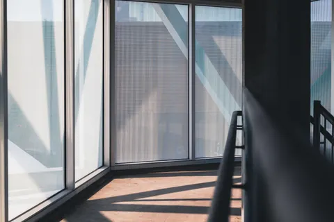 Fensterlicht 4K Hintergrundbild · minimal · 3840×2563