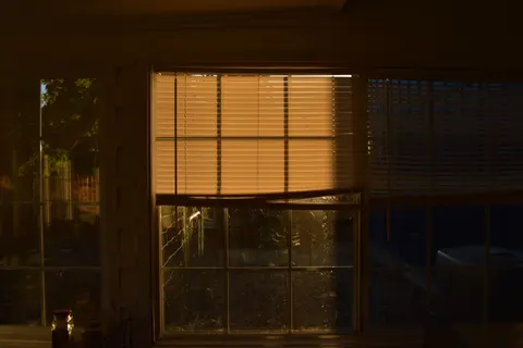 Window Light 4K Wallpaper · minimal · 3840×2560