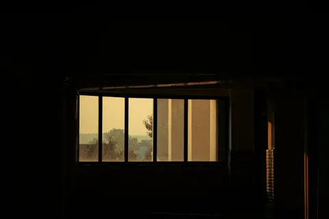 Window Light 4K Wallpaper · minimal · 3840×2560