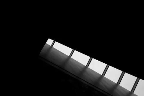 Sfondo Luce dalla Finestra 4K · minimal · 3840×2563