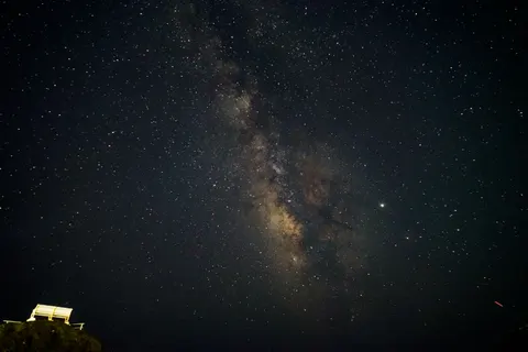 Обои Млечный Путь в ночном небе 4K · space · 3840×2560