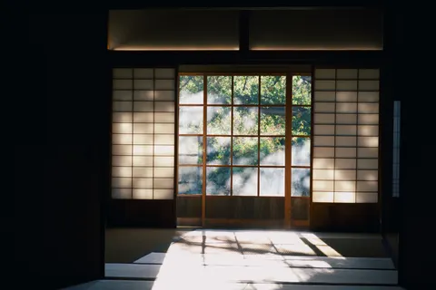Window Light 4K Wallpaper · minimal · 3840×2560
