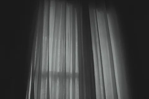 Window Light 4K Wallpaper · minimal · 3840×2560