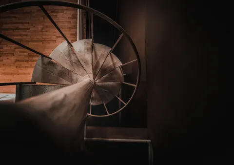 Wallpaper Tangga Spiral 4K · architecture · 3840×2705