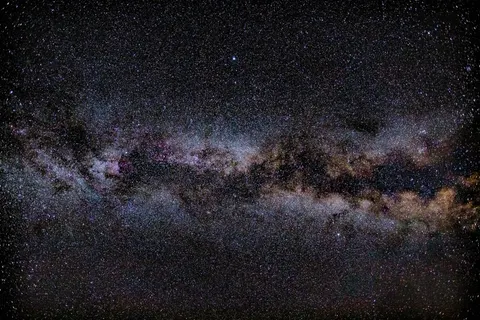 银河夜空 4K壁纸 · space · 3840×2560