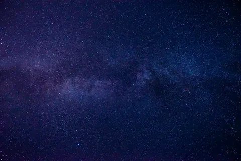 Tapeta Nocne Niebo z Drogą Mleczną 4K · space · 3840×2563