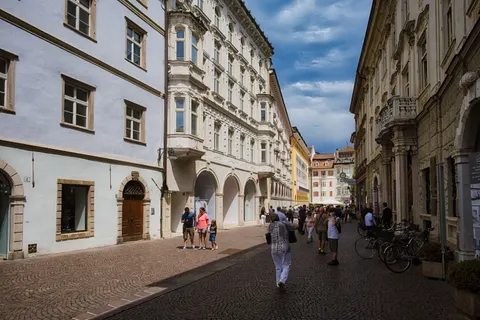 Old Town Street 4K Wallpaper · architecture · 3840×2560