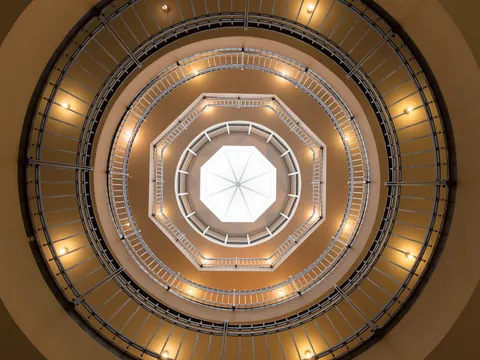 خلفية درج حلزوني بدقة 4K · architecture · 3840×2880