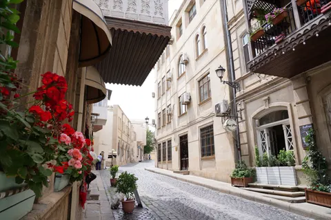 Fondo de pantalla Calle del casco antiguo 4K · architecture · 3840×2560