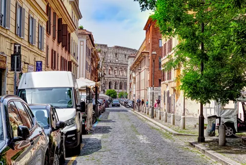 Fondo de pantalla Calle del casco antiguo 4K · architecture · 3840×2568