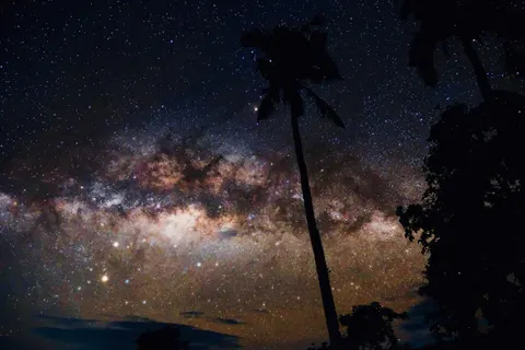 银河夜空 4K壁纸 · space · 3840×2560