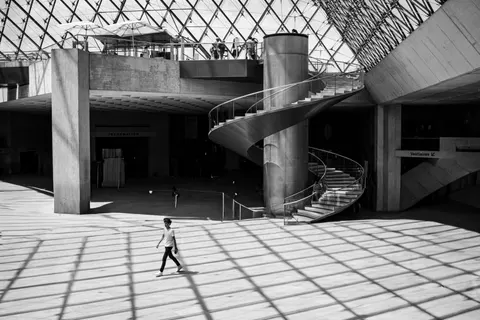 خلفية درج حلزوني بدقة 4K · architecture · 3840×2560