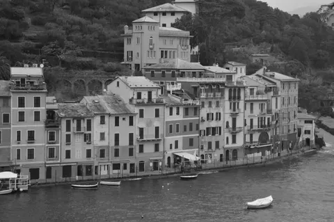 Обои Улочка старого города 4K · architecture · 3840×2553