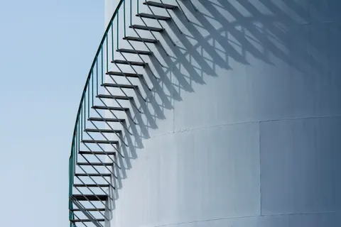 خلفية سلالم هندسية بدقة 4K · architecture · 3840×2560