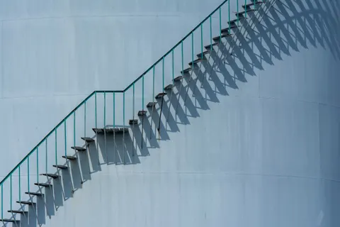 خلفية سلالم هندسية بدقة 4K · architecture · 3840×2560