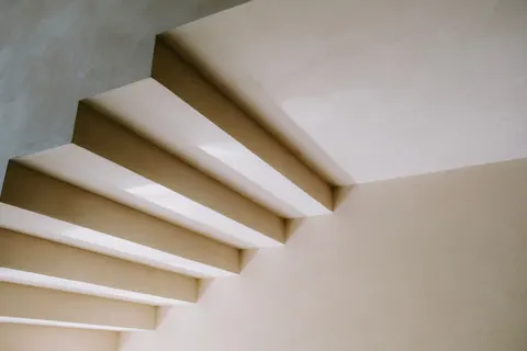 خلفية سلالم هندسية بدقة 4K · architecture · 3840×2560