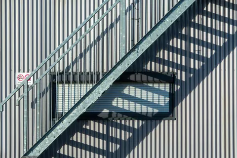Wallpaper Tangga Geometris 4K · architecture · 3840×2560