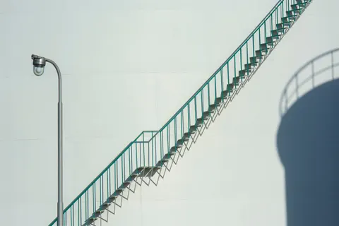 خلفية سلالم هندسية بدقة 4K · architecture · 3840×2560