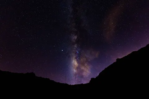银河夜空 4K壁纸 · space · 3840×2560