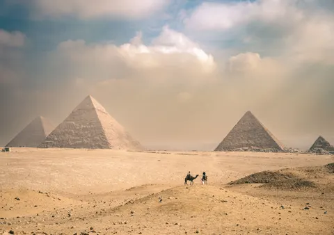 Piramides 4K-achtergrond · travel · 3840×2698