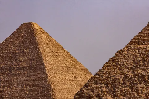 Piramides 4K-achtergrond · travel · 3840×2560