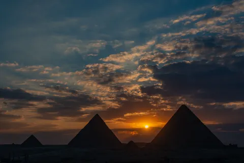 Piramides 4K-achtergrond · travel · 3840×2563