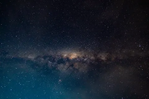 Обои Млечный Путь в ночном небе 4K · space · 3840×2560