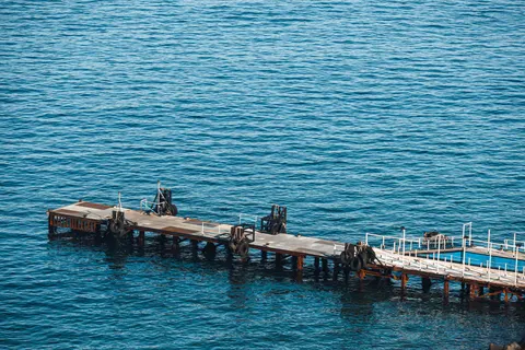 والپیپر اسکله چوبی با کیفیت 4K · ocean · 3840×2561