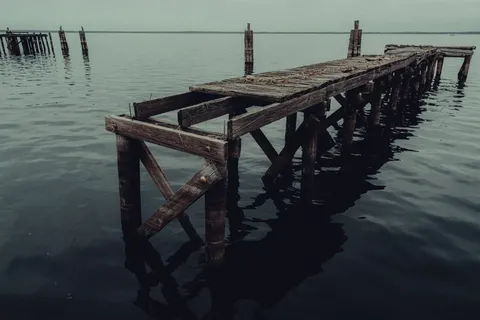 والپیپر اسکله چوبی با کیفیت 4K · ocean · 3840×2560