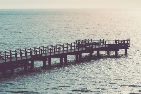 Wooden Pier 4K Wallpaper · ocean · 3840×2560