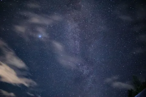 银河夜空 4K壁纸 · space · 3840×2560