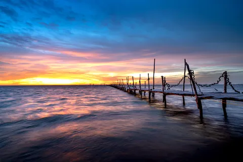 Hölzerner Steg 4K Hintergrundbild · ocean · 3840×2561