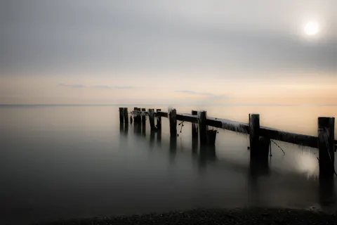 Hölzerner Steg 4K Hintergrundbild · ocean · 3840×2563
