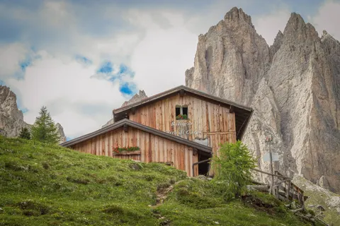 Dolomites 4K Wallpaper · mountains · 3840×2560