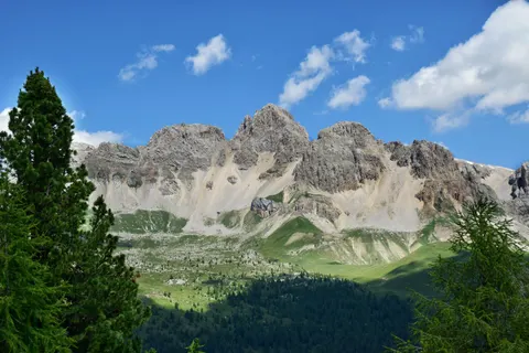 多洛米蒂山 4K壁纸 · mountains · 3840×2560