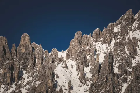 多洛米蒂山 4K壁纸 · mountains · 3840×2560