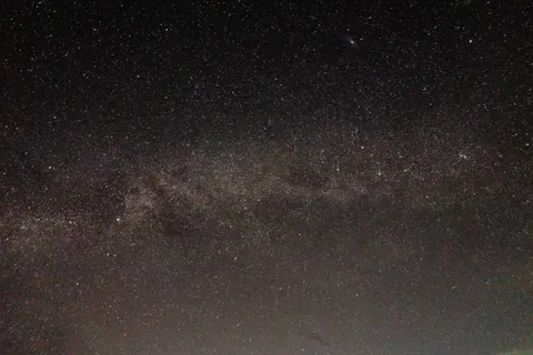 银河夜空 4K壁纸 · space · 3840×2560