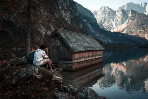 Bergsee 4K Hintergrundbild · mountains · 3840×2560