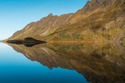 Fond d'écran Lac de montagne 4K · mountains · 3840×2560