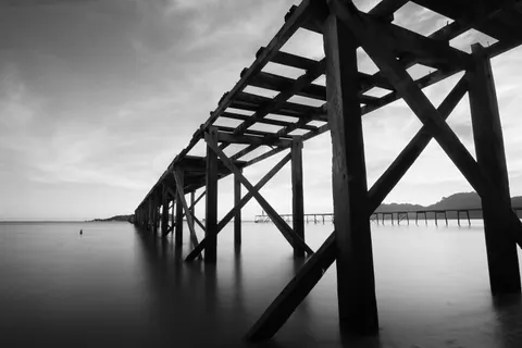 Fondo de pantalla Muelle en el Mar 4K · ocean · 3840×2560