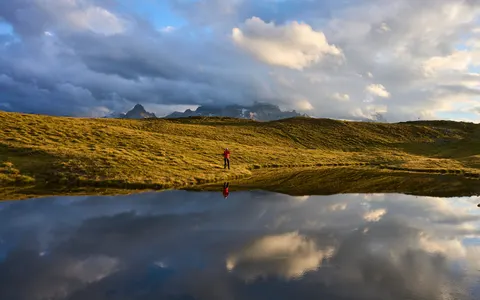 Fond d'écran Lac de montagne 4K · mountains · 3840×2400