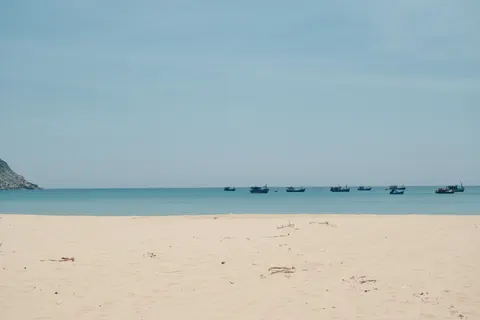 خلفية شاطئ استوائي بدقة 4K · ocean · 3840×2560