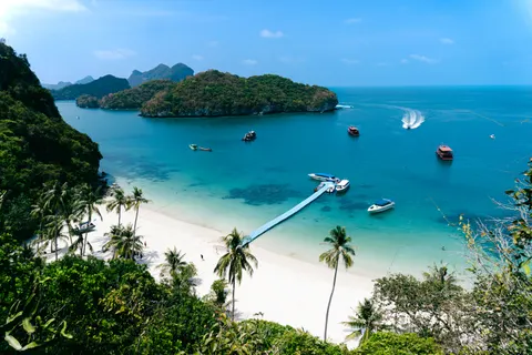 Fond d'écran Plage tropicale 4K · ocean · 3840×2560