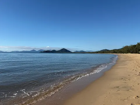 Tropical Beach 4K Wallpaper · ocean · 3840×2880