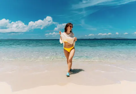 Tropical Beach 4K Wallpaper · ocean · 3840×2643