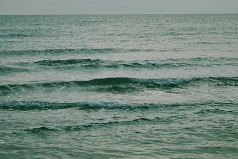 Meereswellen 4K Hintergrundbild · ocean · 3840×2560